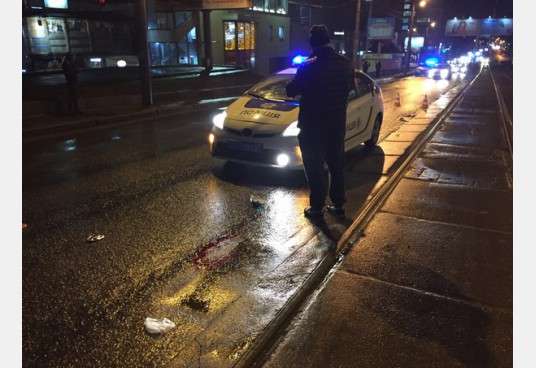 В Харькове автомобиль патрульной полиции сбил нетрезвого пешехода В Харькове автомобиль патрульной полиции сбил нетрезвого пешехода